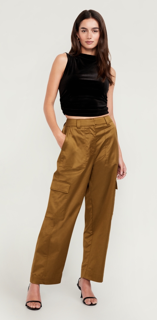 A female model wearing high-waisted sleektech cargo pants.