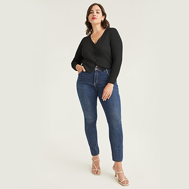 I'm plus size and tried on Old Navy jeans – see what looked incredible and  which styles went halfway up my legs